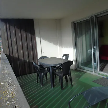 4 Personnes Proche Du 제라르메르